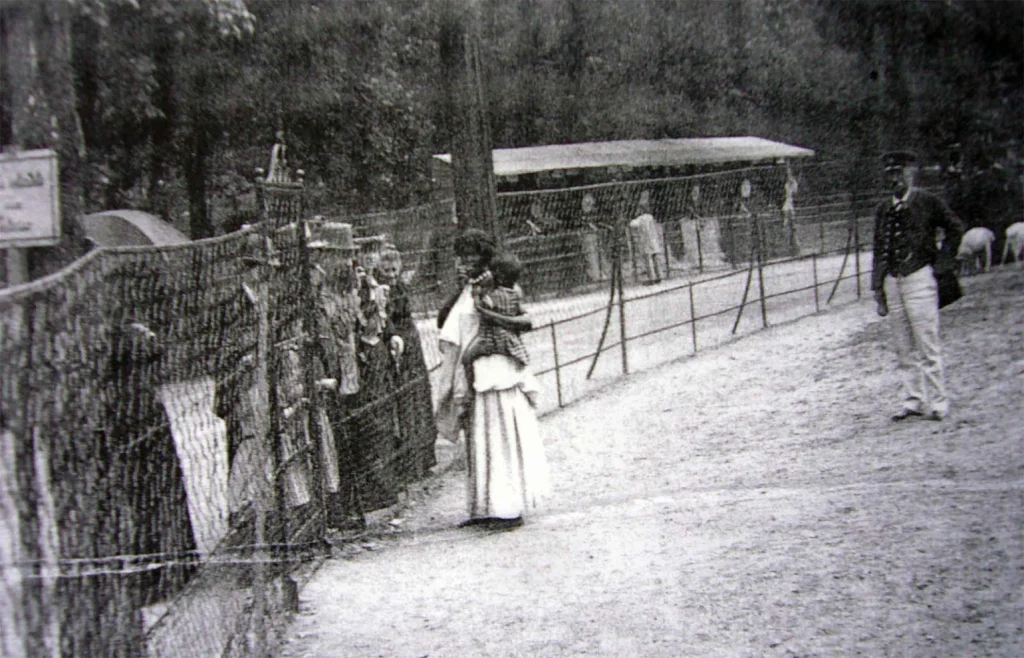 Human zoo Paris